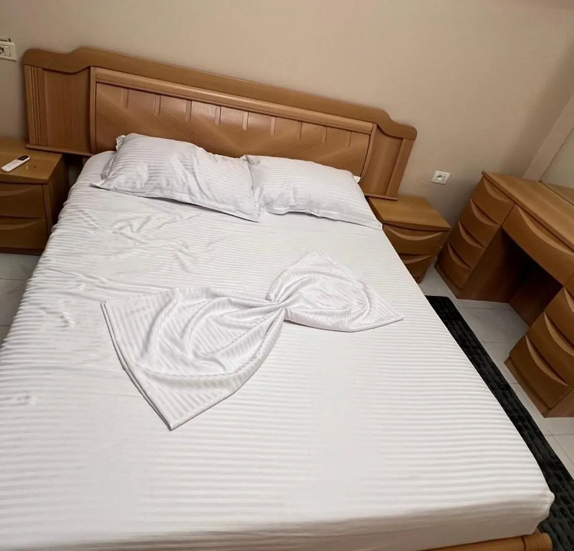 Bright & Roomy Center Тирана Апартаменты
